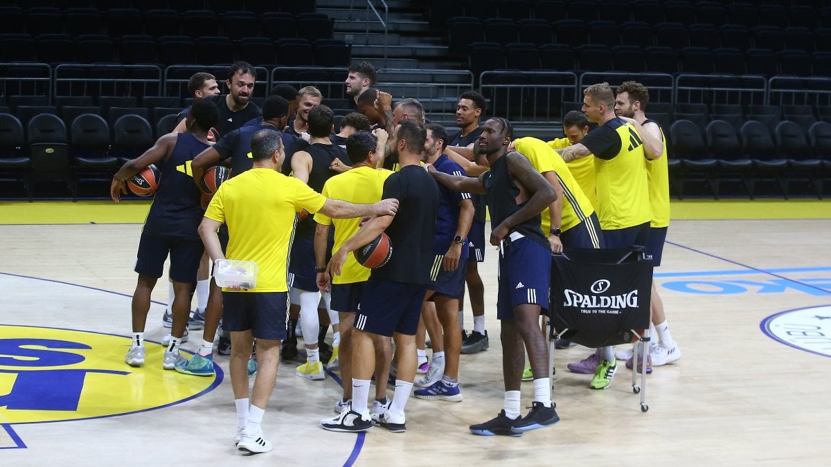 Fenerbahçe Erkek Basketbol Takımı, yeni sezonun ilk idmanını yaptı