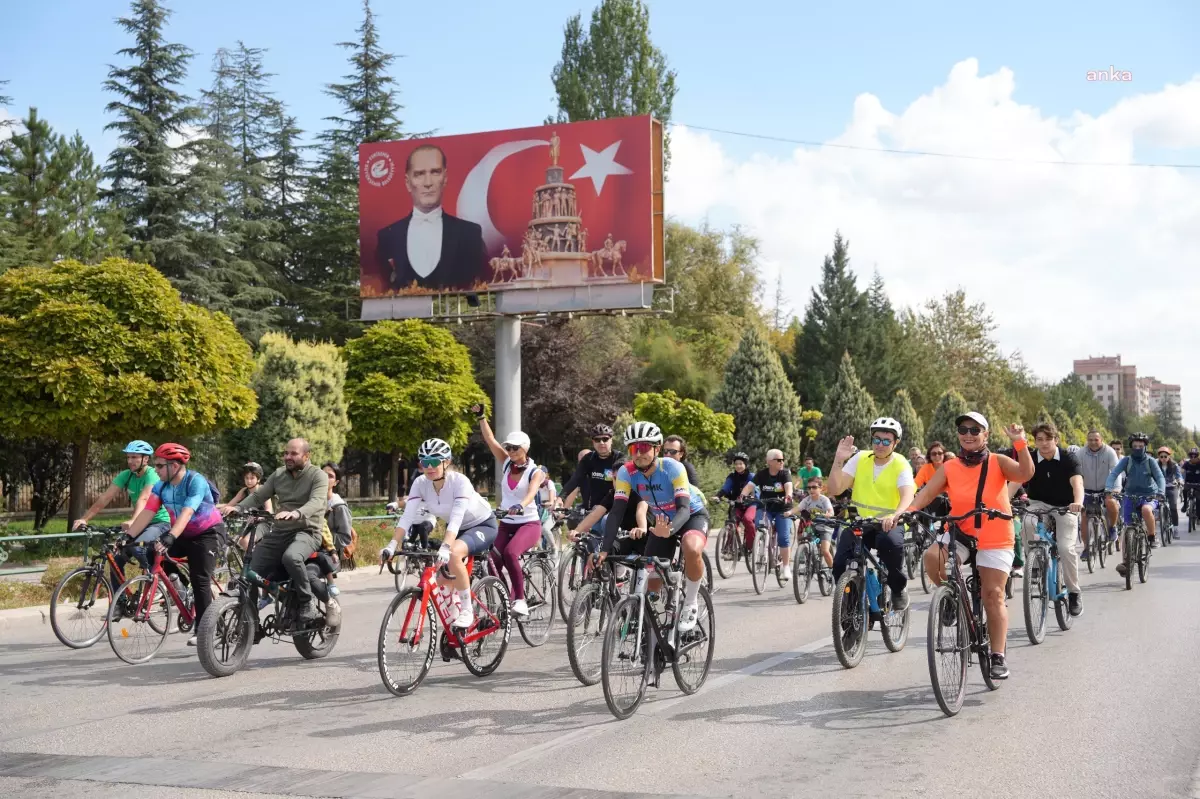 Eskişehir’de Bisiklet Turu ile Arabasız Gün Kutlandı