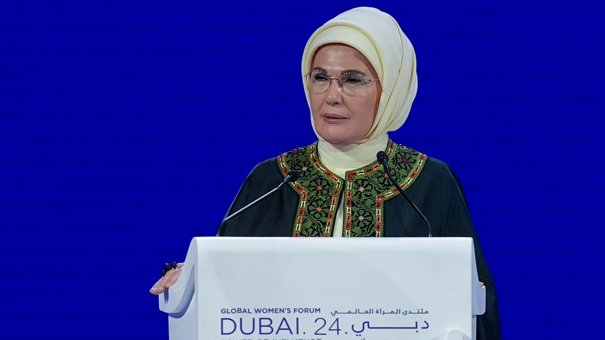 Emine Erdoğan Dubai Küresel Kadınlar Forumu’na katıldı