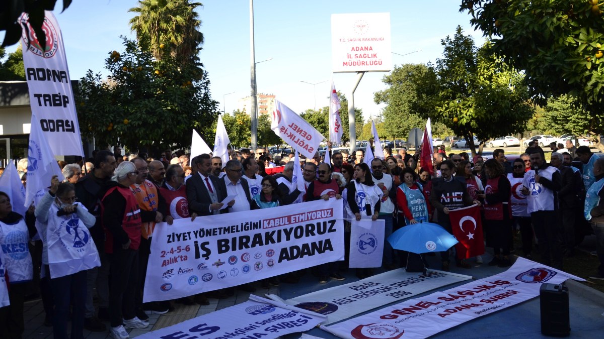 Aile hekimleri yeni yönetmeliğe karşı iş bıraktı