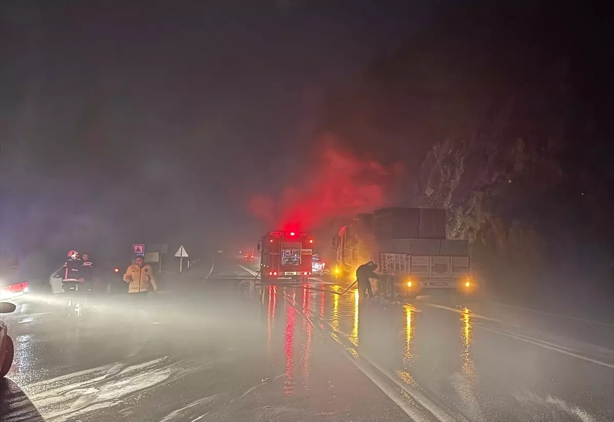 Antalya’da Tır Yangını